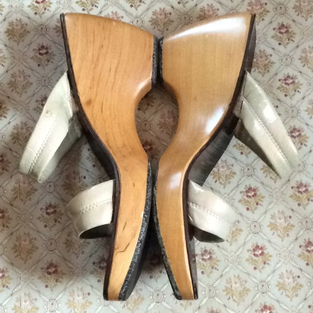 Di Nuccio Platform Sandals Pearlized